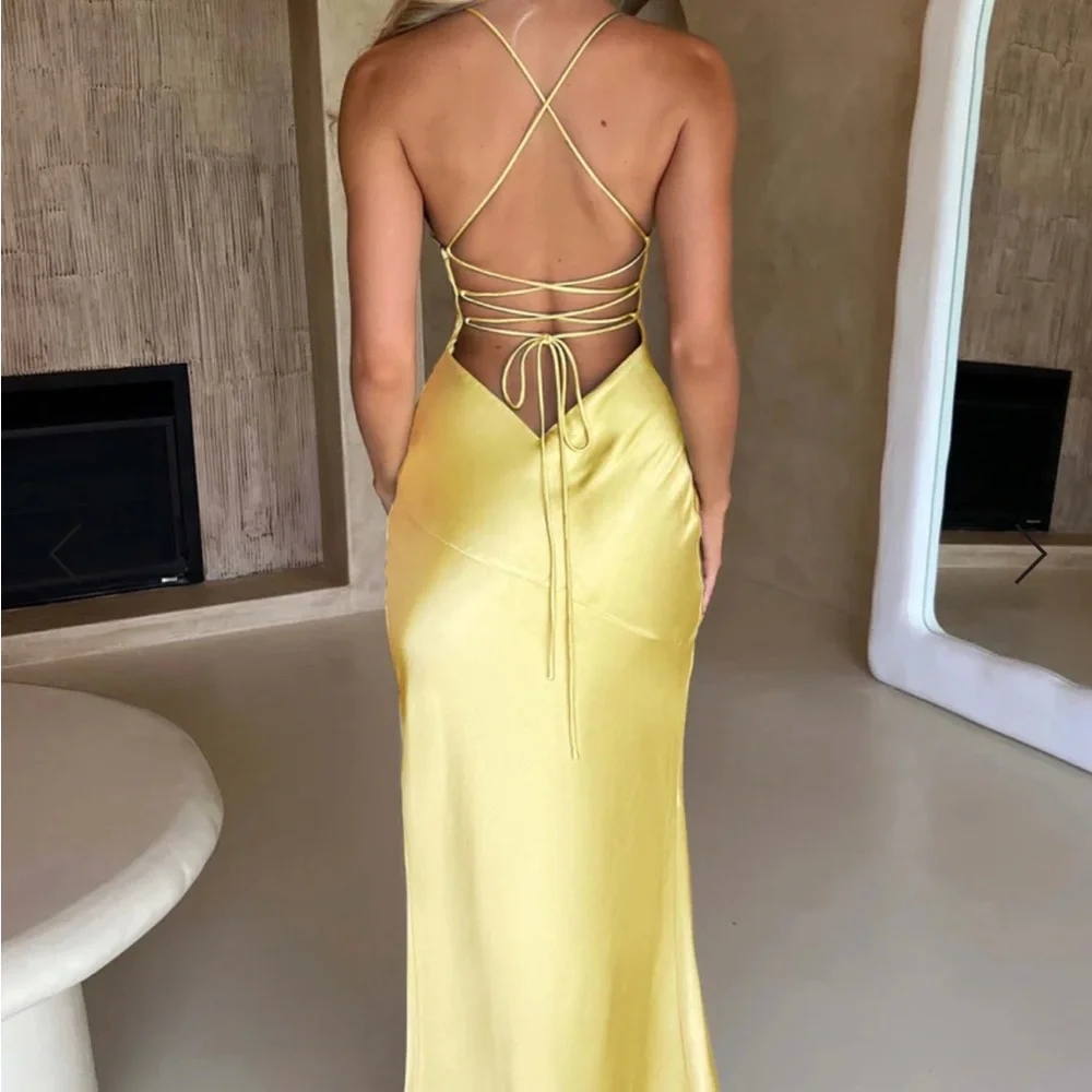Satin yellow maxi dress - Picture 2 of 4